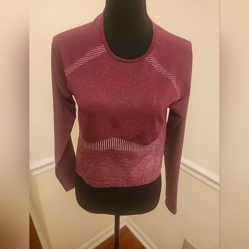 Fabletics Seamless Sport Stripe Cropped Long-Sleeve Top Size L